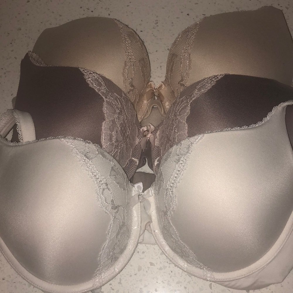3- Body by Victoria’s Secret Bras 34D